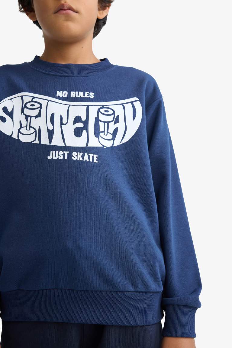 F2841A8_25AU_NV241_05_01.jpg Boys' Printed Crew Neck Sweatshirt
