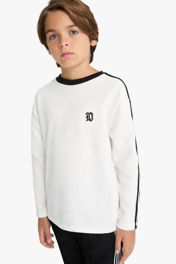 Boys' Oversized Wide Fit Crew Neck Appliqué Waffle Long Sleeve T-Shirt
