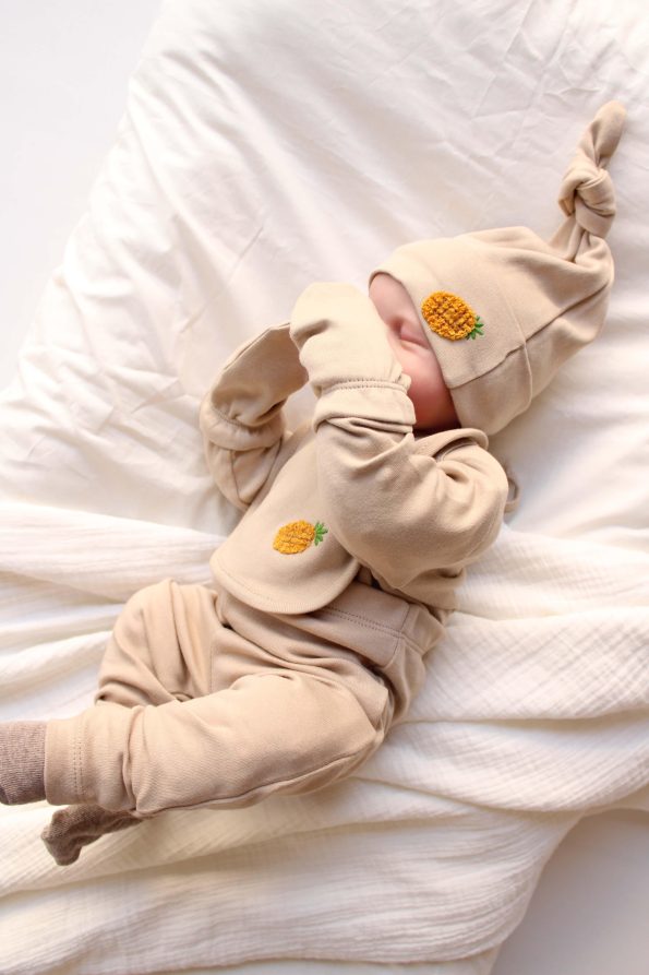 Pineapple Embroidered 5-Piece Long Sleeve Newborn Set