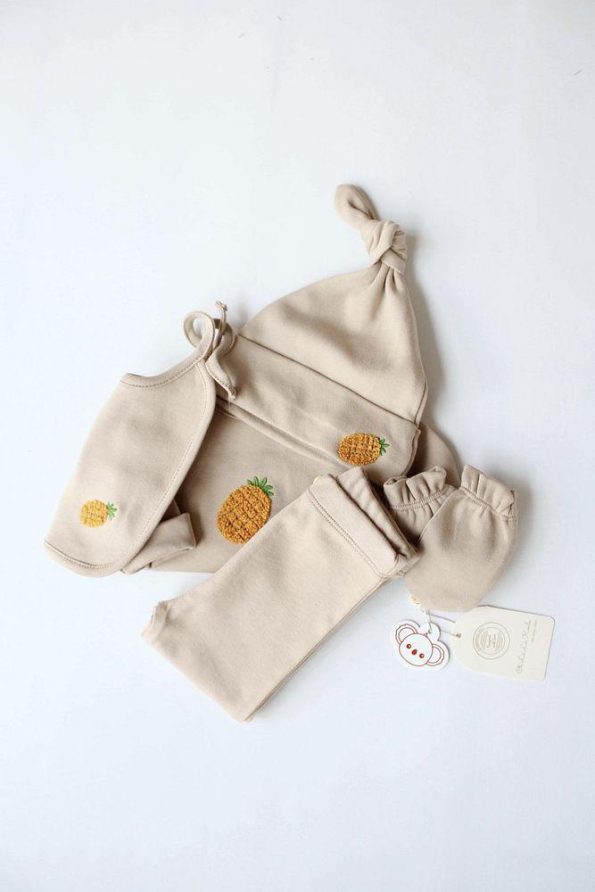 Pineapple Embroidered 5-Piece Long Sleeve Newborn Set