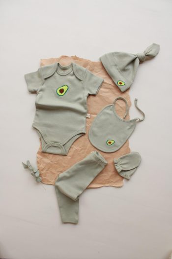 Embroidered Avocado 5-Piece Short Sleeve Newborn Set