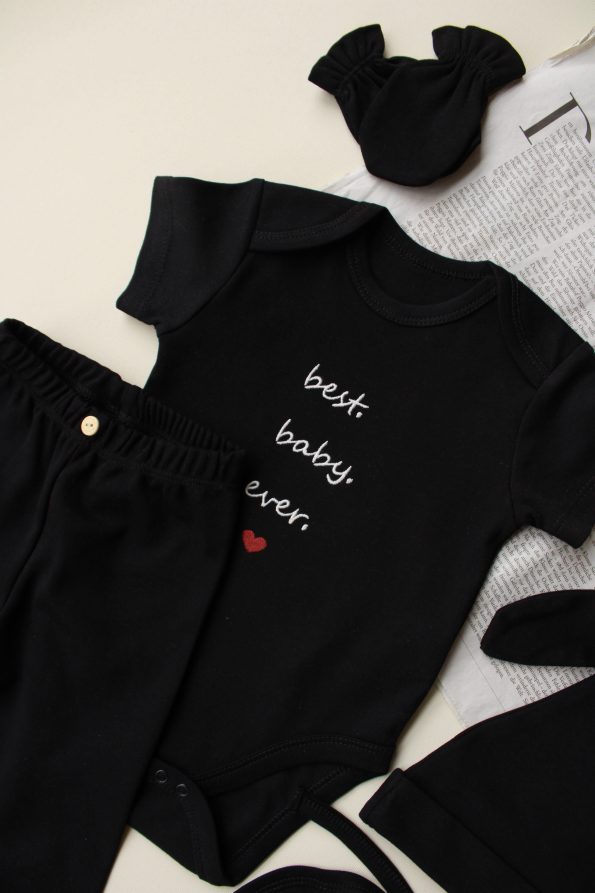 Embroidered 5-Piece Newborn Set