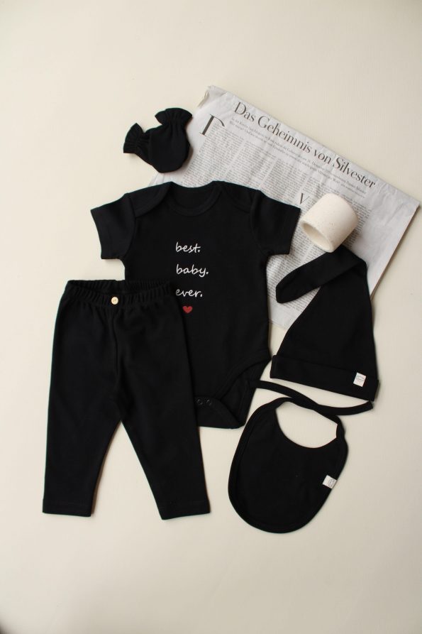 Embroidered 5-Piece Newborn Set