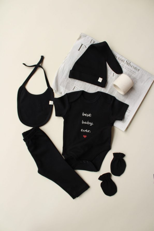 Embroidered 5-Piece Newborn Set