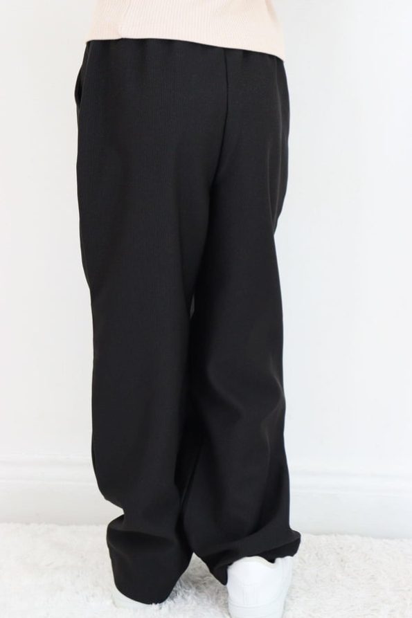 Girls' Black Jogger Pants with Elastic Waist and Pockets (Ages 6-10)