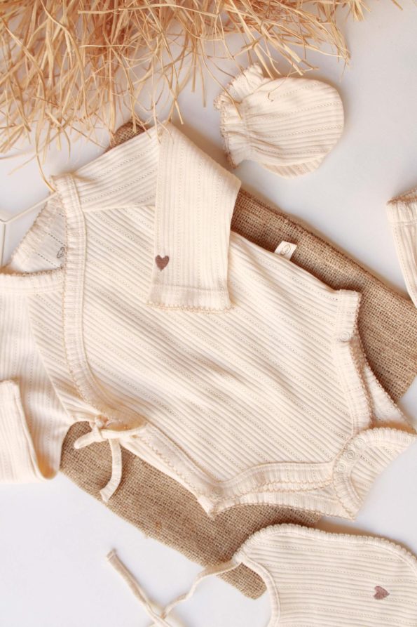 Embroidered Heart 5-Piece Newborn Set