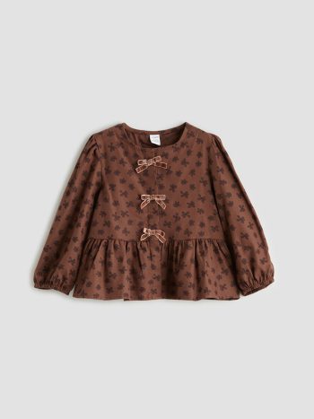 Girls' three-piece set: shirt, shorts, and long socks