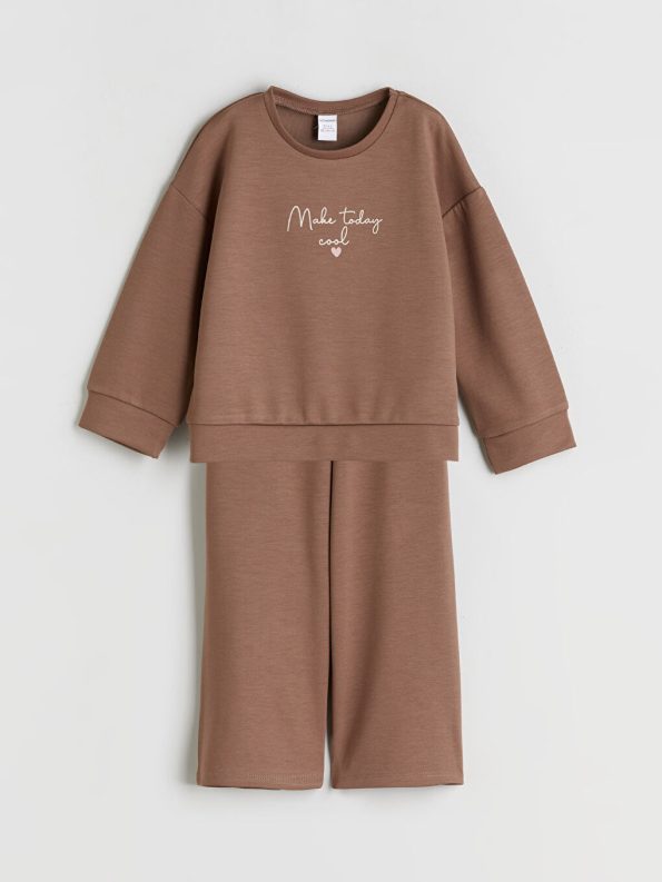 Sweater with wide pants
