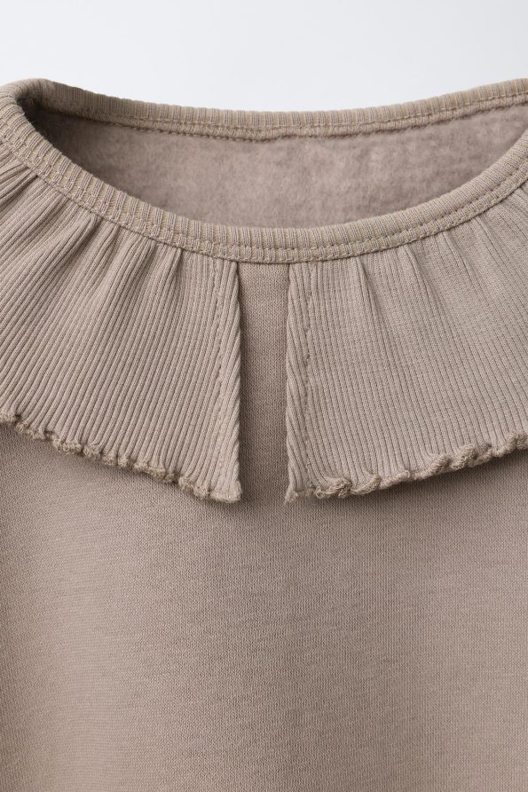 Peter Pan Collar Sweatshirt with Ribbed Trims