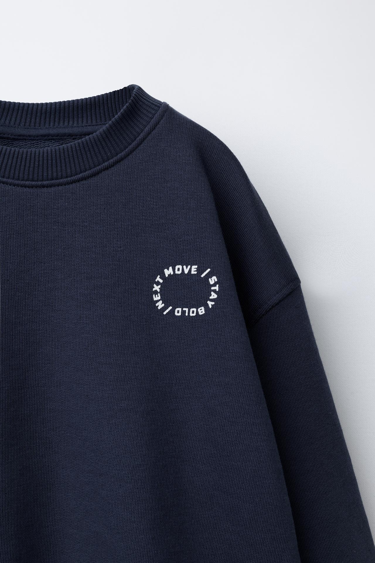 01880533401-e3.jpg Basic Sweatshirt with Slogan