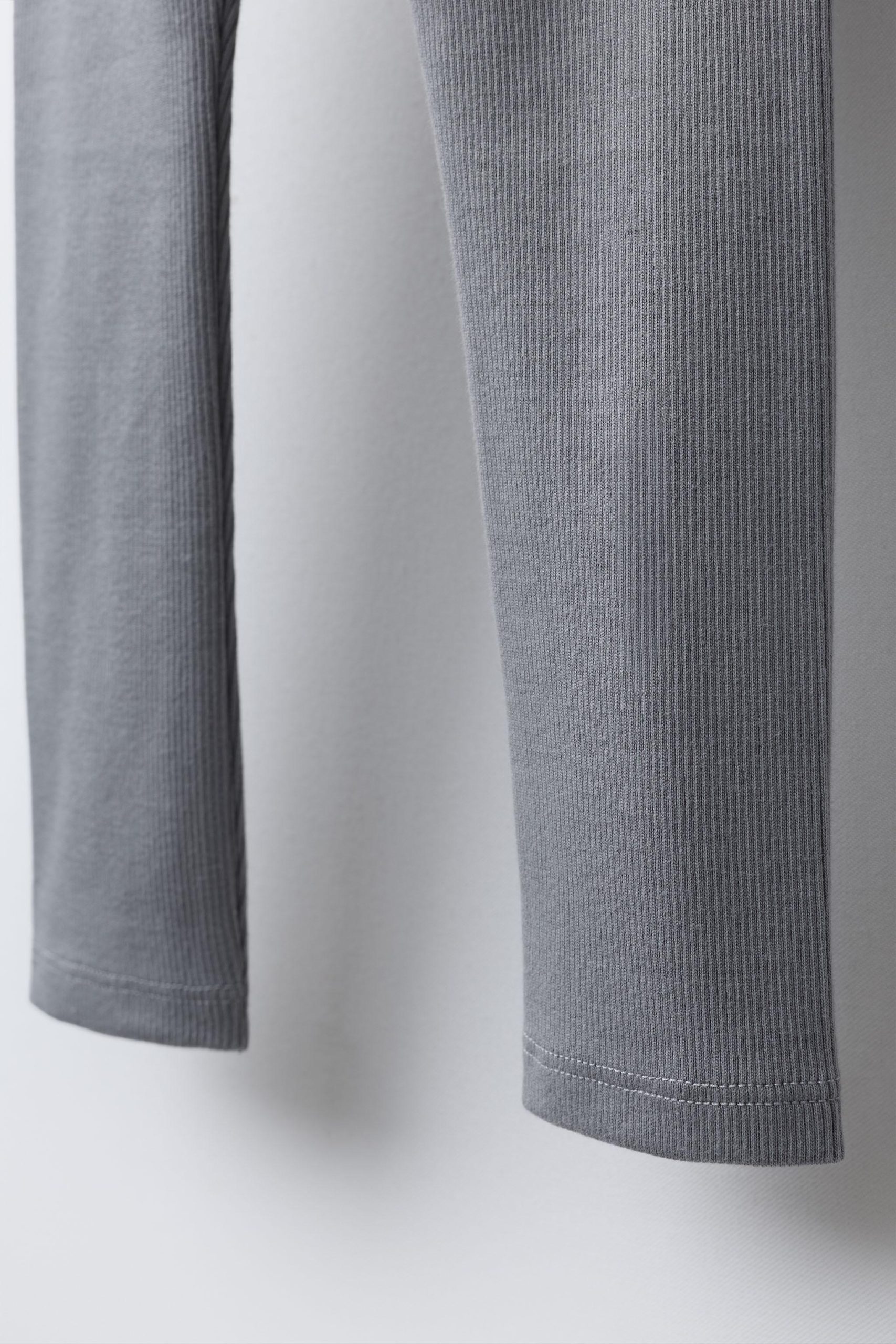 01880609802-e4-1.jpg Ribbed Leggings with Label