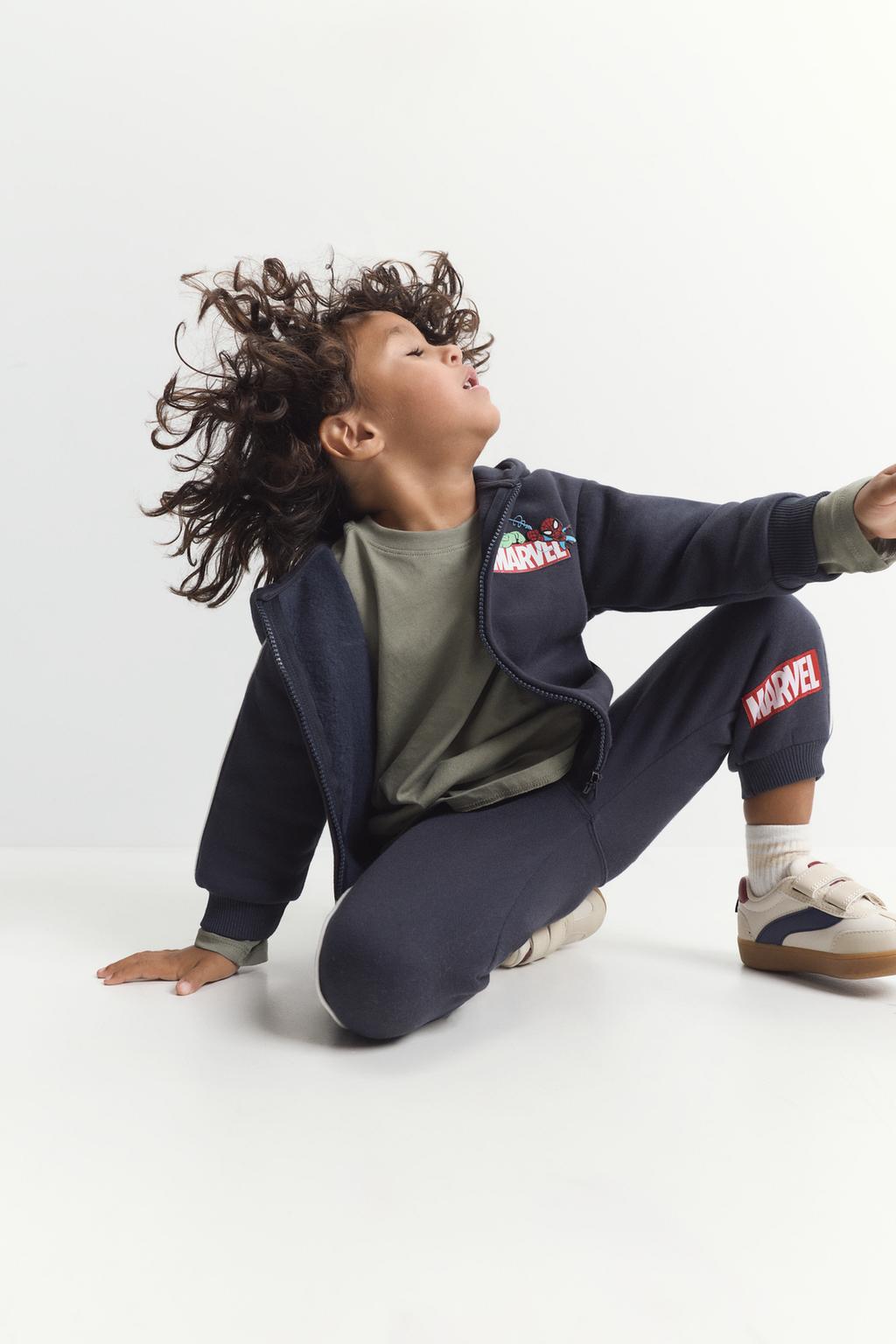 05049845422-A2.jpg Avengers ©Marvel Zip-Up Sweatshirt and Jogger Set