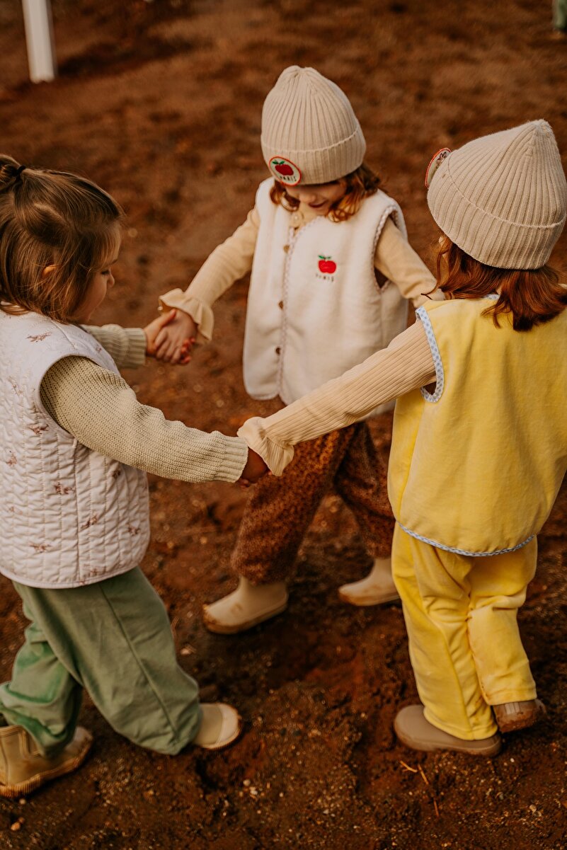 1_org_zoom-1782.jpg Cherry Kids Helicopter Pattern Plush Cream Vest