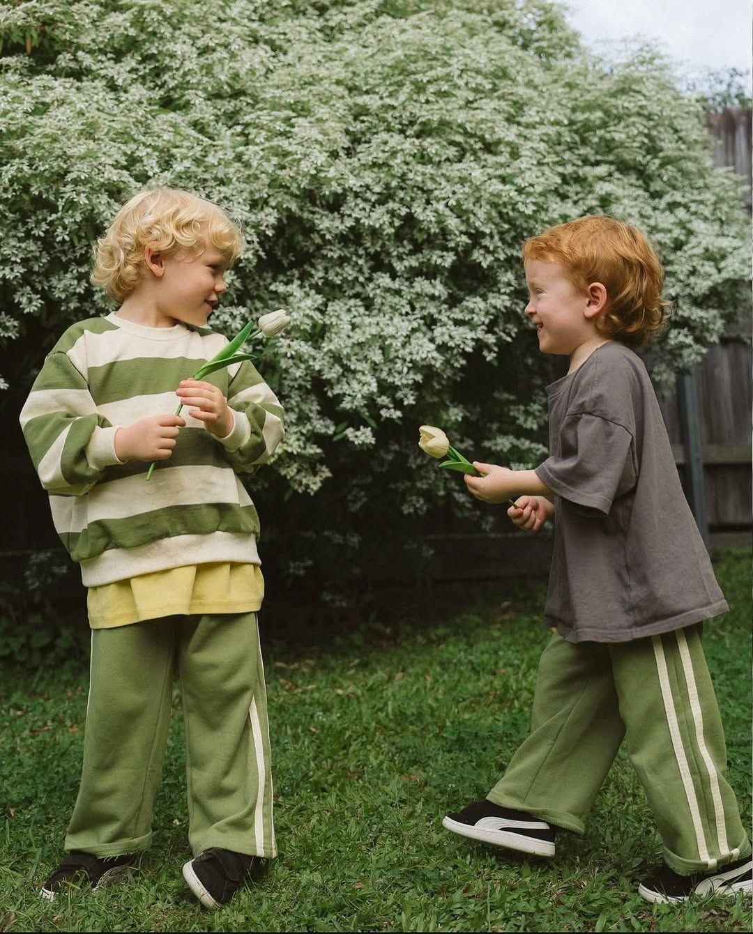 7f9fcc83-653c-4ebe-9029-0dcaac089a89-7fa-5e.jpeg Unisex Kids Cotton Green Striped Sweatshirt and Track Pants Set