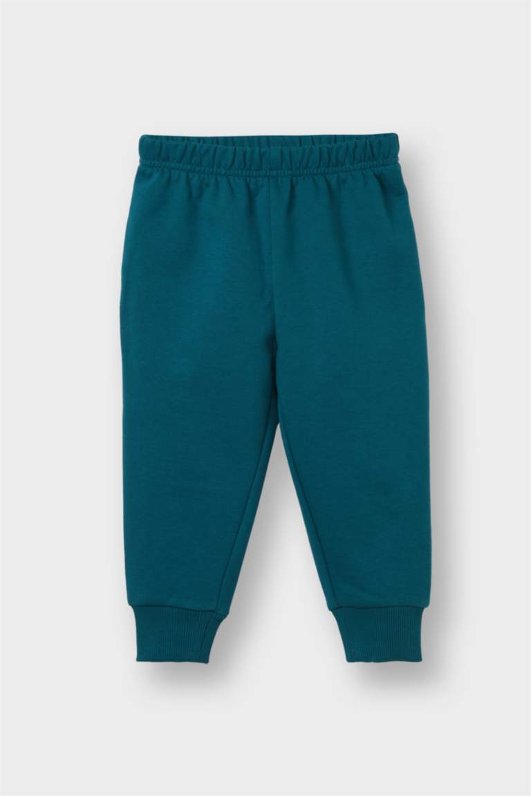 E8985A5_25AU_GN265_02_01.jpg Boys' Two-Piece Printed Sweatshirt and Pants Set