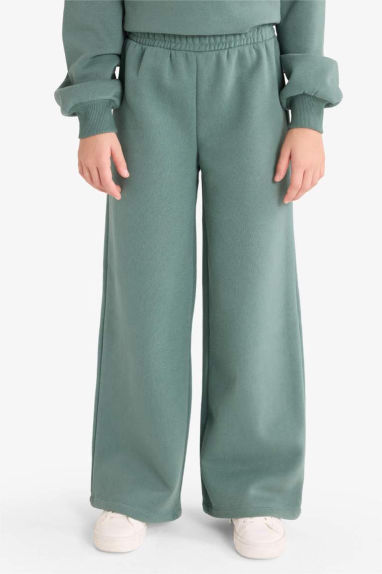 F8401A8_25WN_GN758_04_02.jpg Girls' 2-Piece Printed Sweatshirt with Half Zipper and Wide Leg Sweatpants