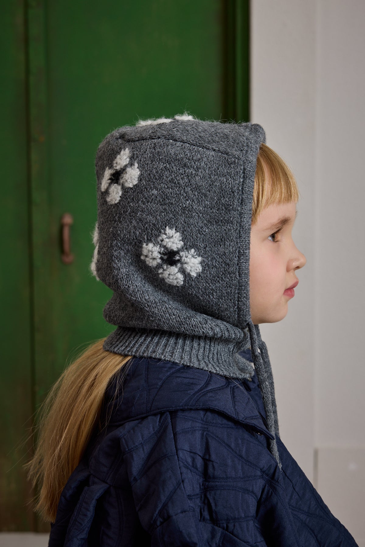 cicek-orgulu-balaclava-bere-antrasit-10921.jpg Flower Woven Balaclava Beanie Charcoal