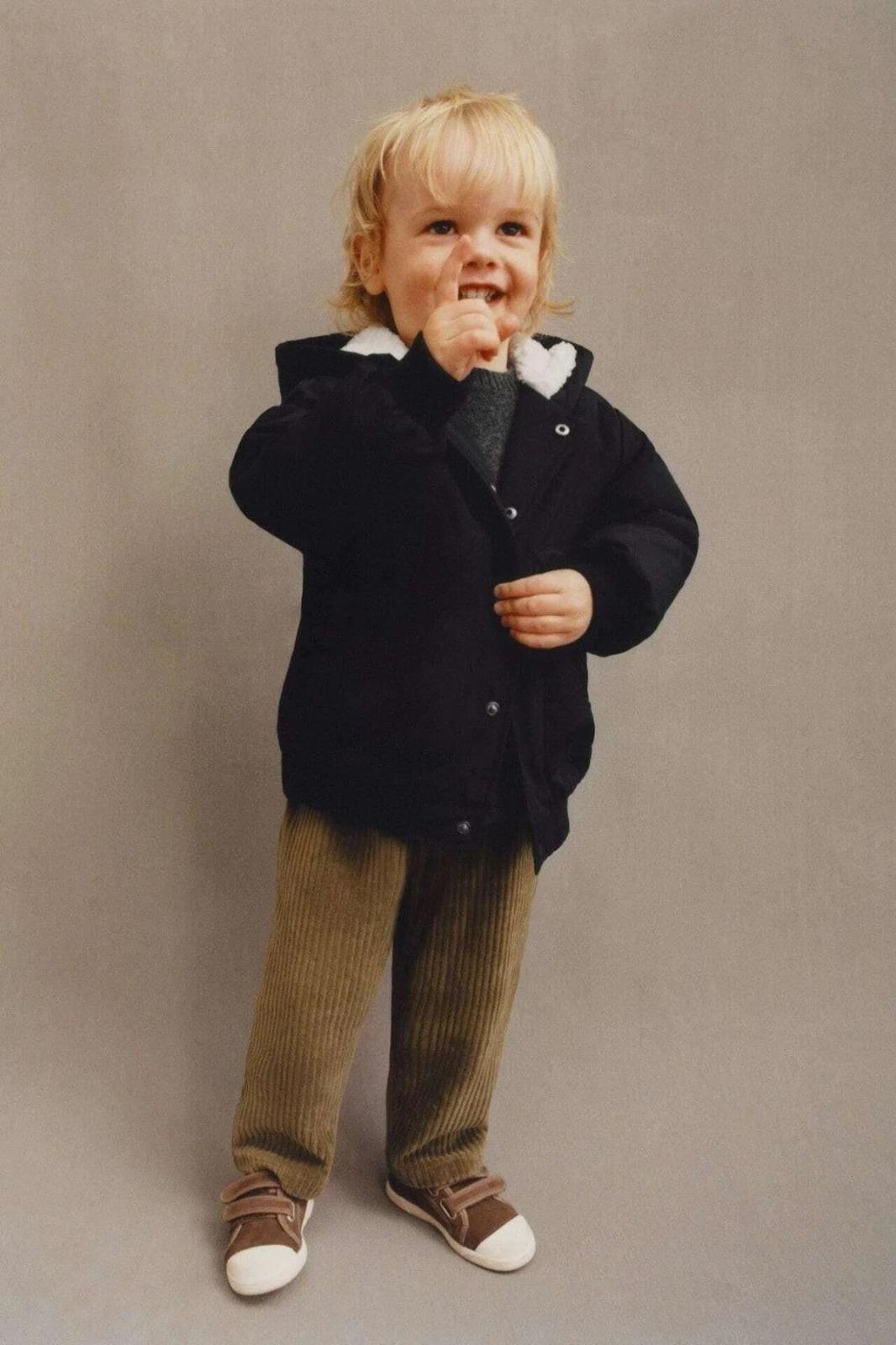 deabcb7d-6dc8-4acf-8d8f-5d809f9bc5b1-cebbf3.jpeg Boys' Cotton Black Hooded Jacket with Plush Lining