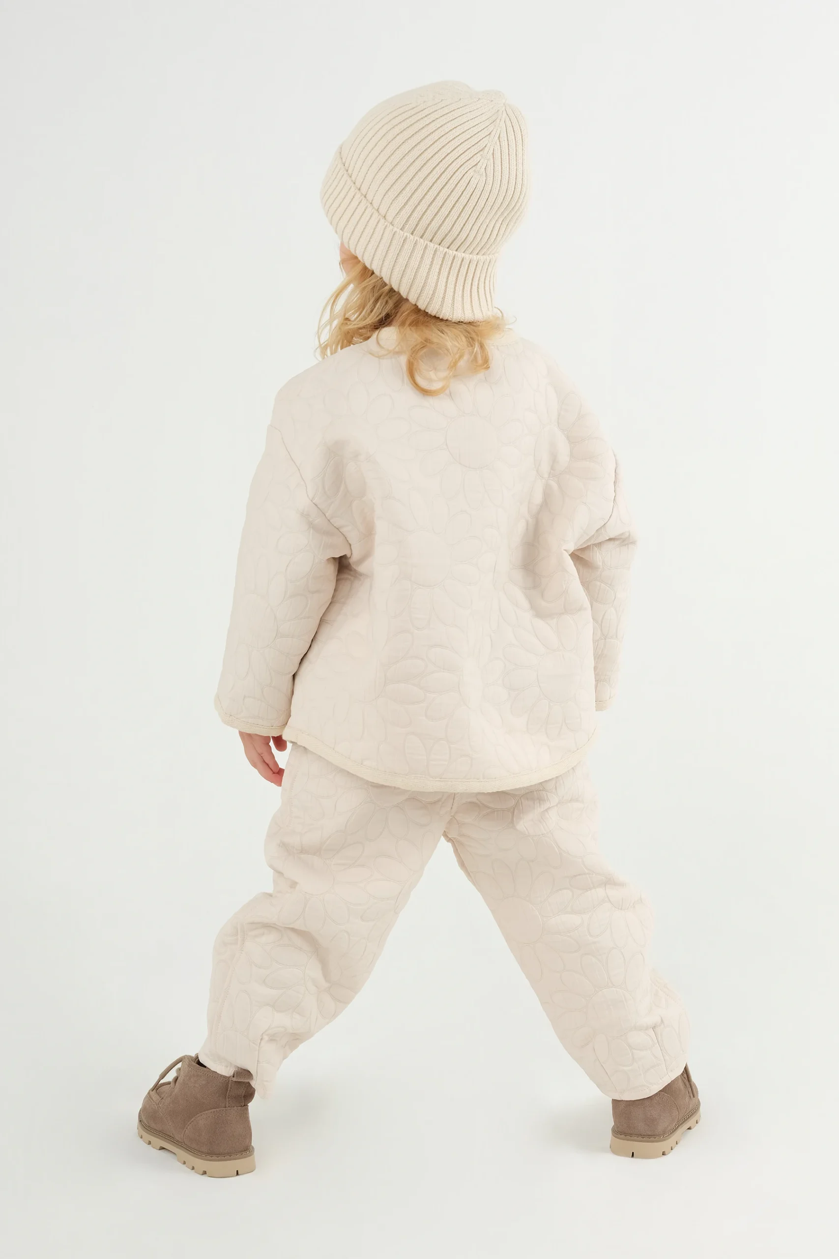 kapitone-cicek-desen-pantolon-bej-pantolon-mioma-kids-1852-35-B.webp Quilted Flower Pattern Trousers Beige