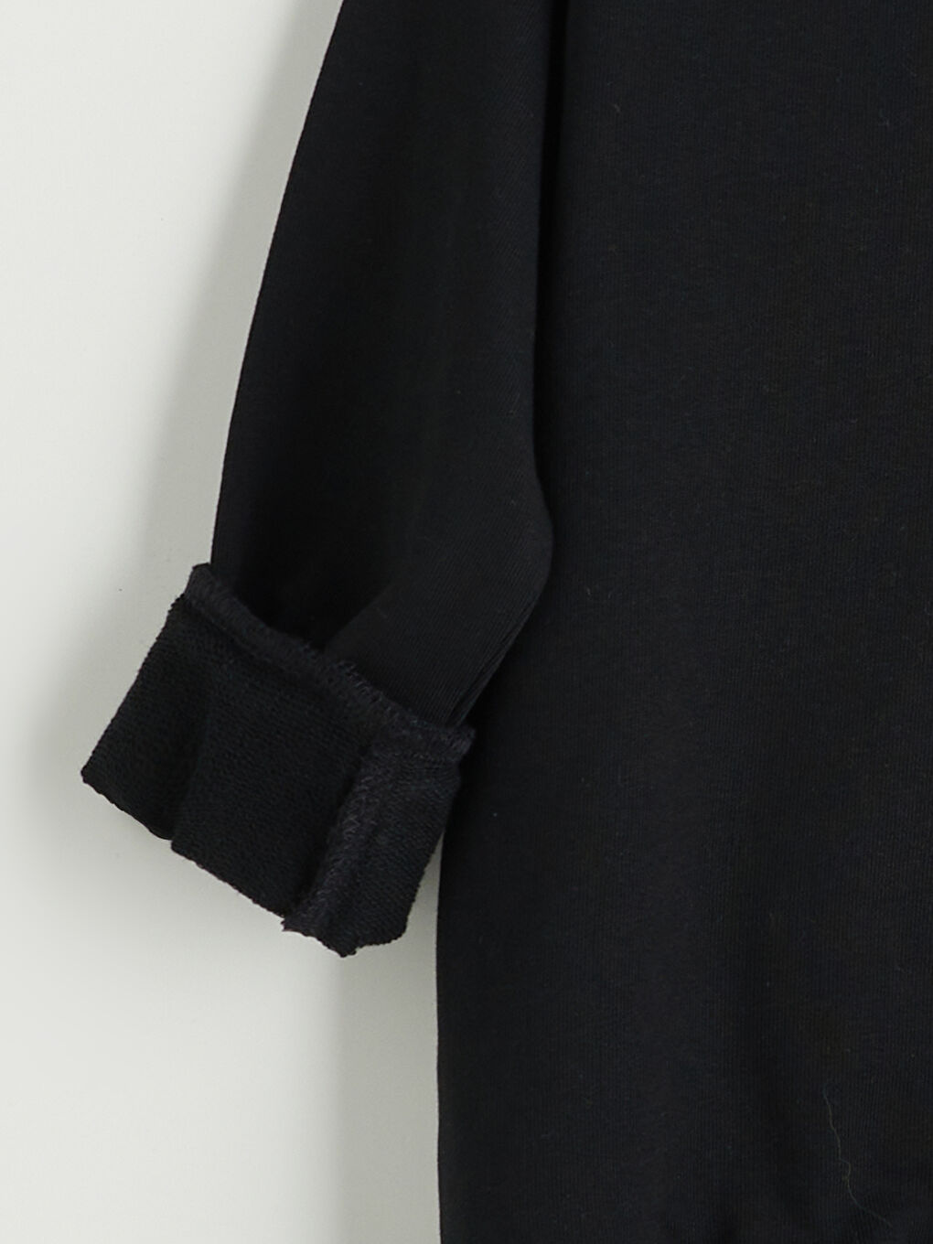 l_20252-w52913z1-cvl_a5.jpg LCW Kids Black Crew Neck Printed Boys Sweatshirt Set