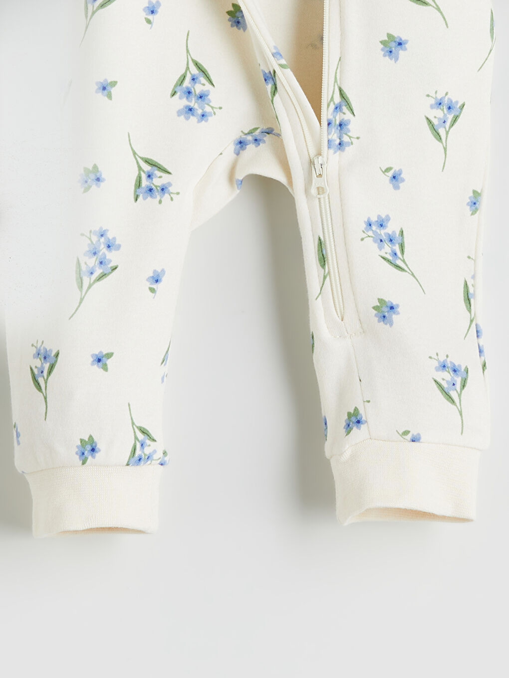 l_20252-w5cc93z1-lrb_a2.jpg LCW Baby Printed Ecru Girl's Romper