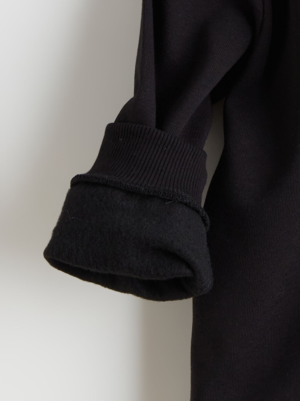 l_20252-w5g681z1-cvl_a4.jpg LCW Kids Black Bear Print Boys Sweatshirt and Pants Set