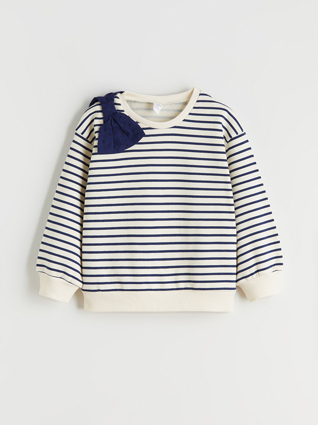 l_20252-w5ka63z1-lgp_a1.jpg LCW Kids Navy Printed Crew Neck Sweatshirt Set for Girls