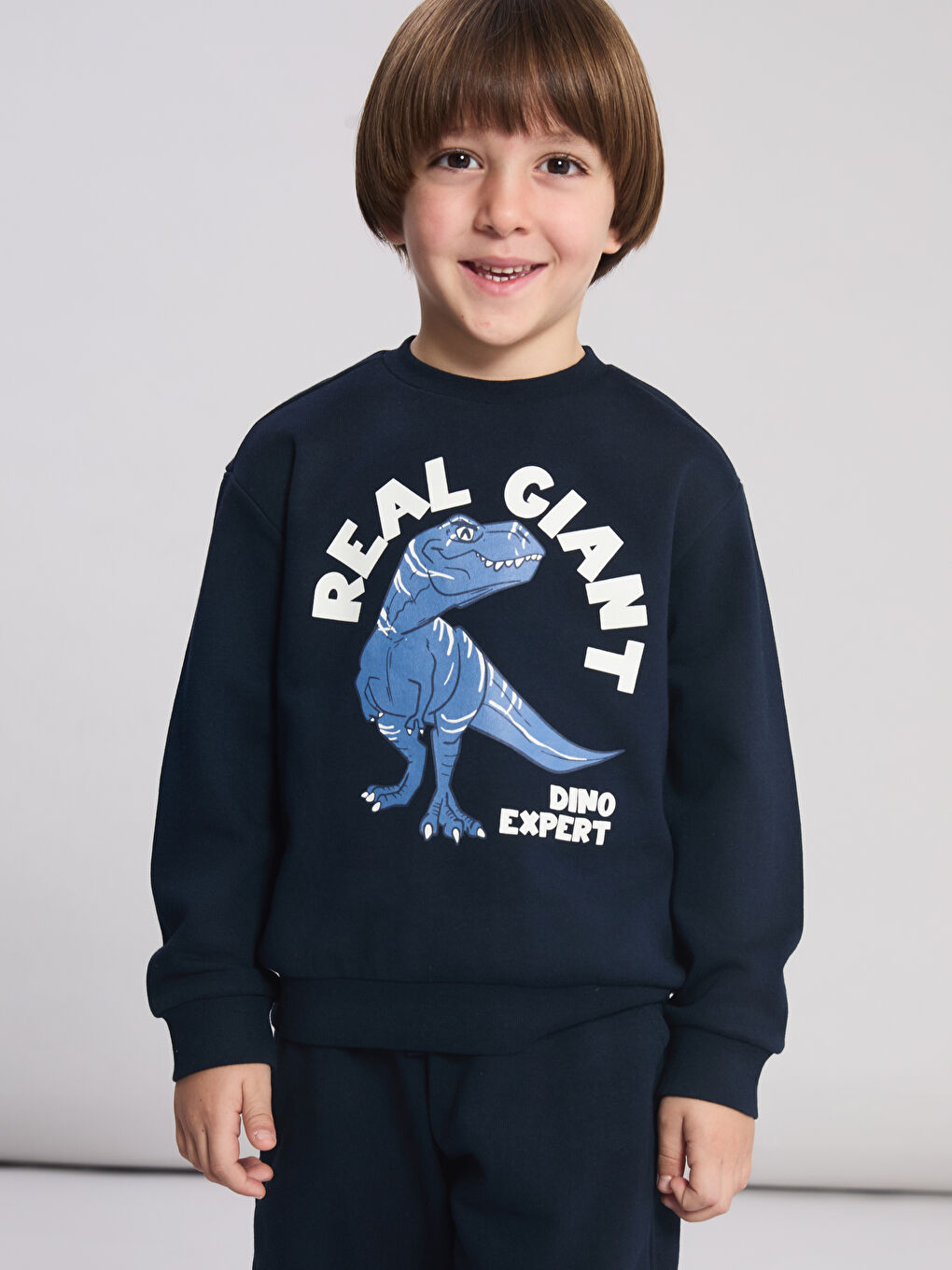 l_20252-w5mm87z1-ddj-100-17_5.jpg LCW Kids Navy Printed Boys Sweatshirt and Sweatpants Set