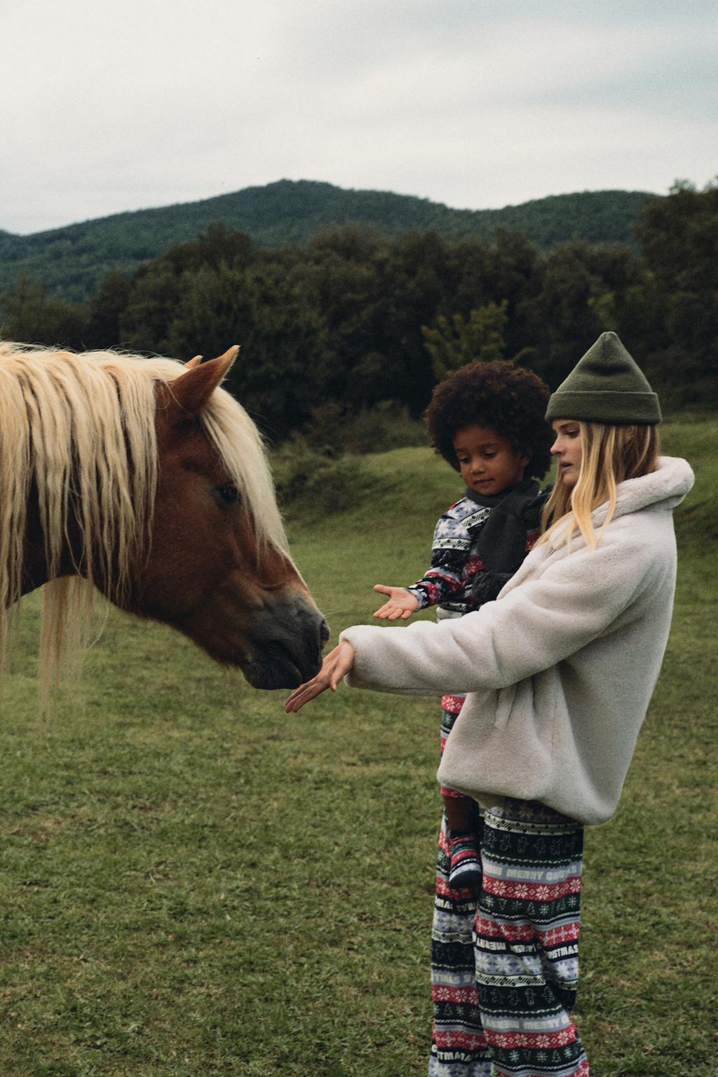 05139252403-A2.jpg Baby Velvet Trim Pajama Set