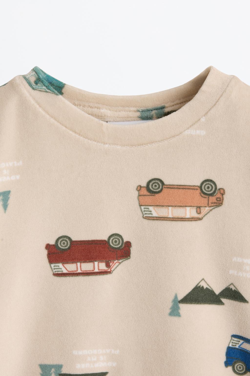 05139855737-A8.jpg Printed Velvet Pajama Set