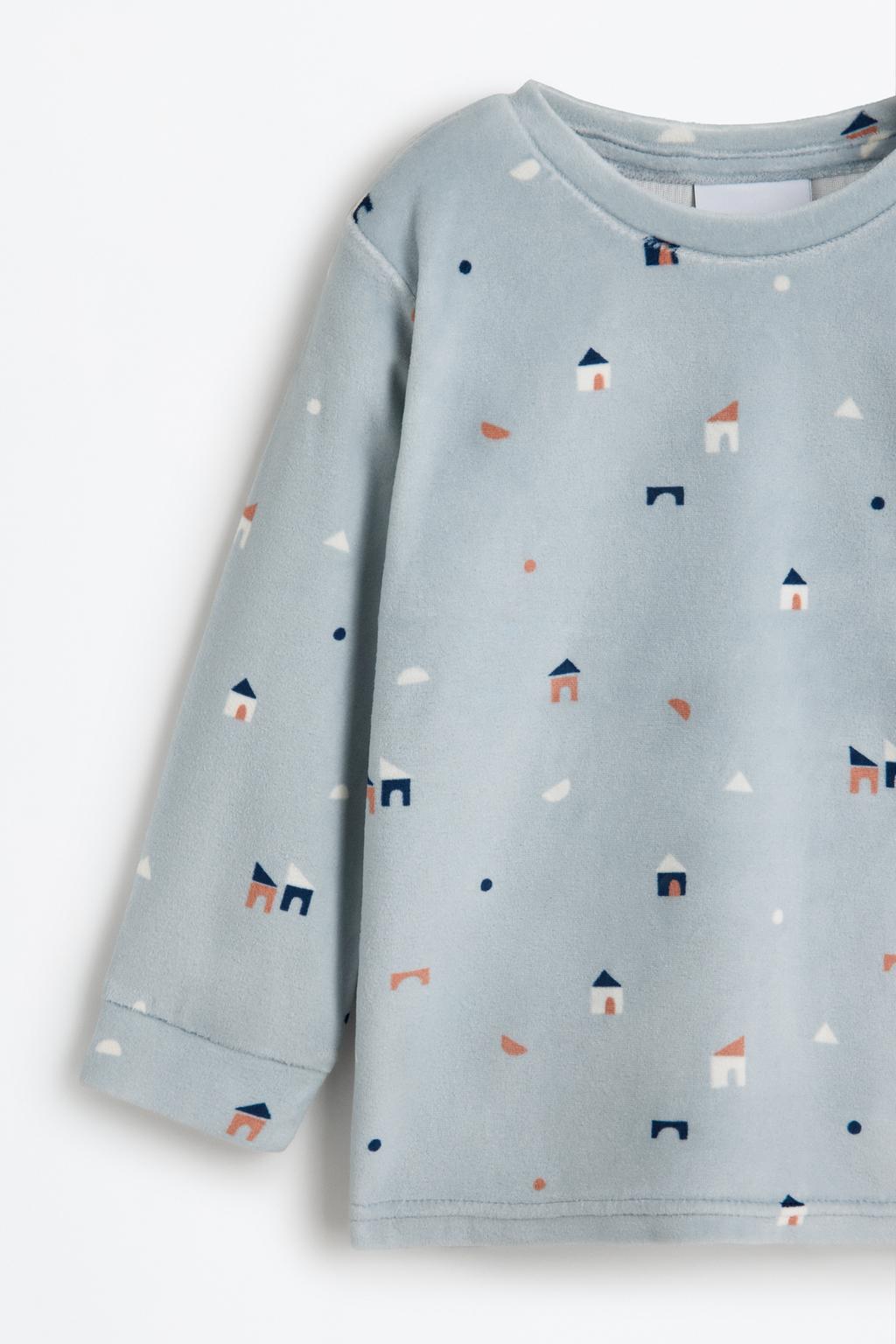 05139855819-A8.jpg Patterned Velvet Pajama Set