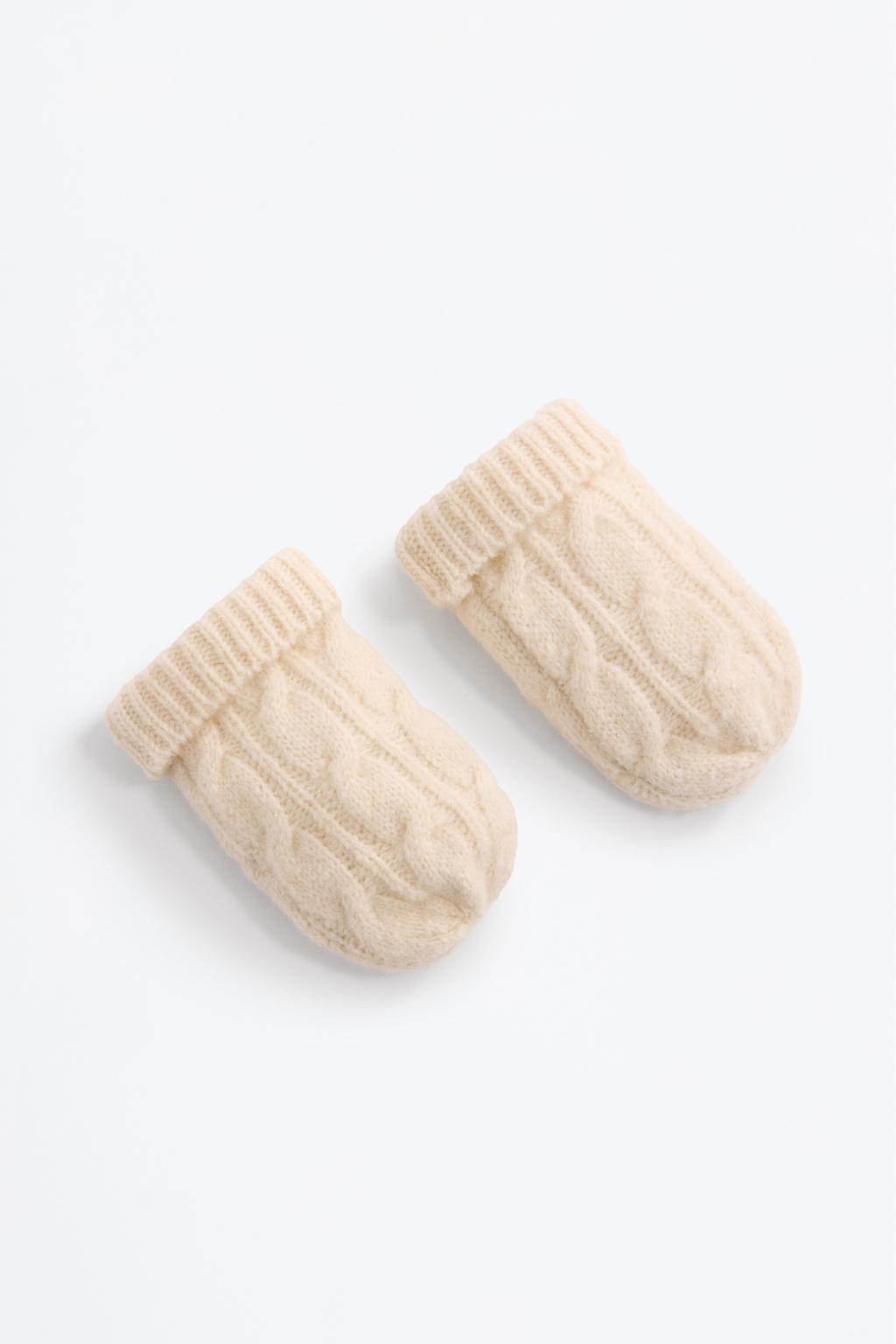 05324216712-A5.jpg Knitted Beanie and Gloves Set