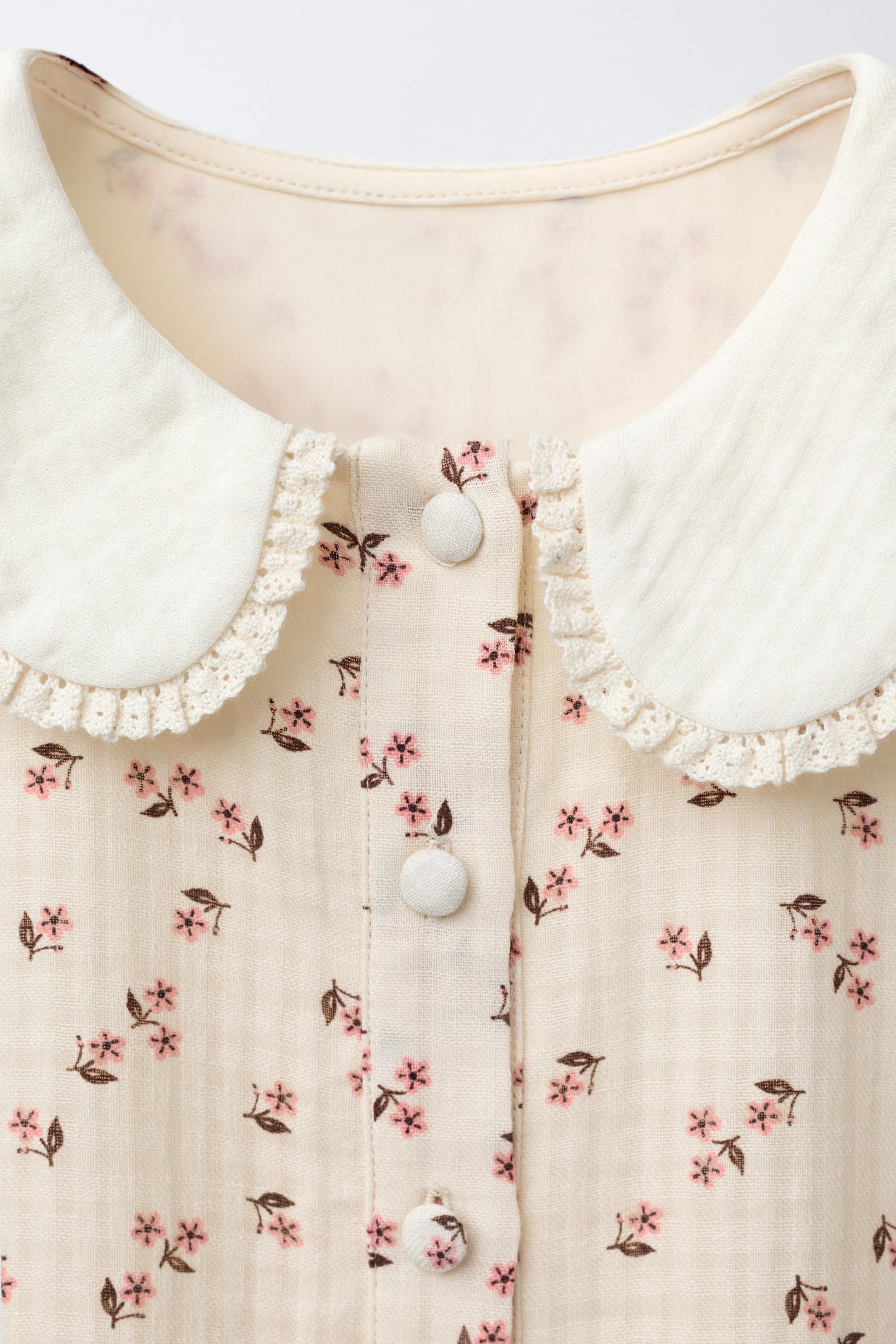 06420479712-e3.jpg Floral Dress with Contrast Collar