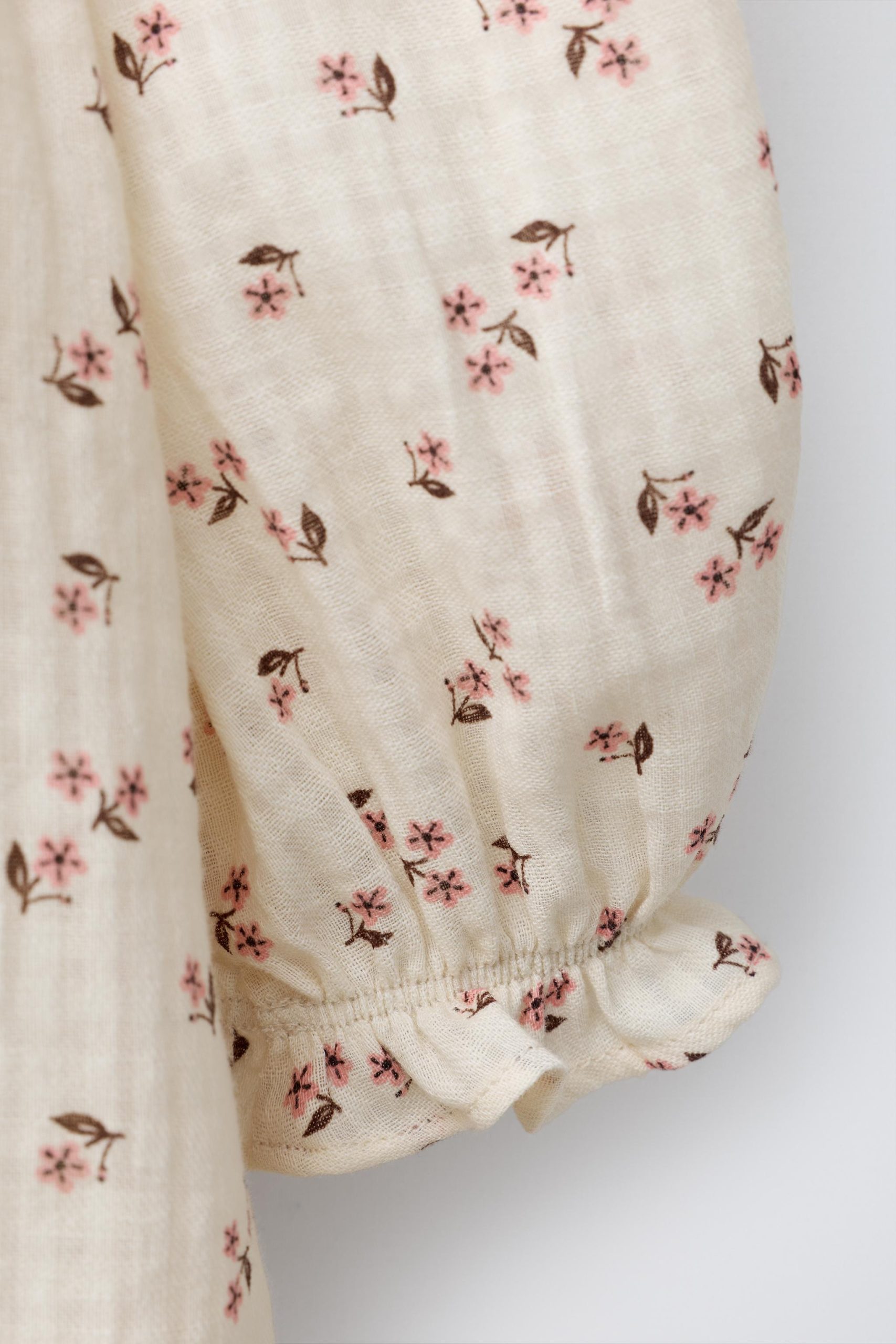 06420479712-e4.jpg Floral Dress with Contrast Collar