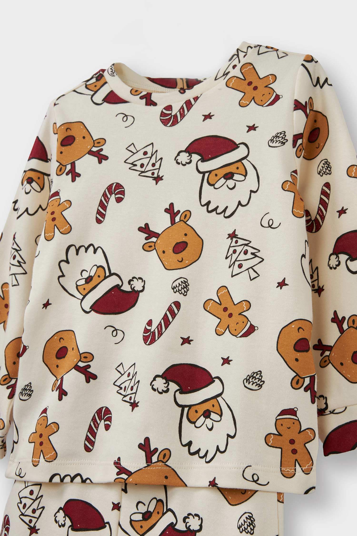 F0557A5_25AU_ER233_03_01.jpg Boys' Christmas Themed Pajama Set with Long Sleeve Top and Pants