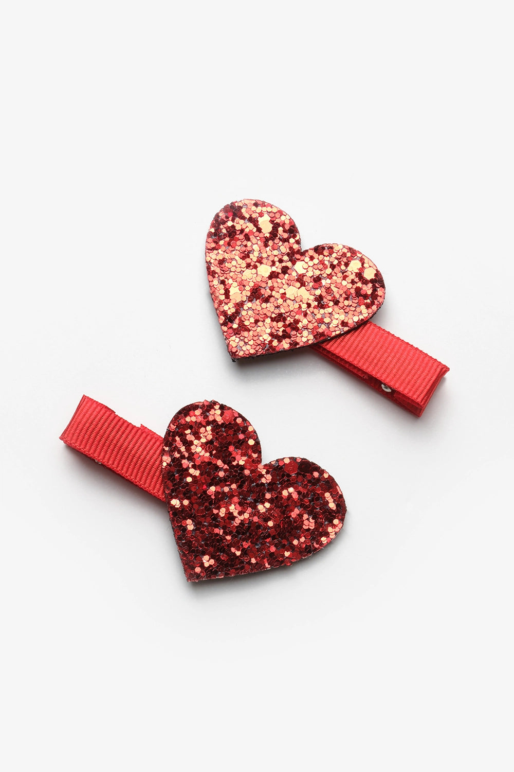 TLMB25AWGHAC022_1015_6.jpg Red Glitter Heart Shaped 2-Piece Girls Hair Clip Set