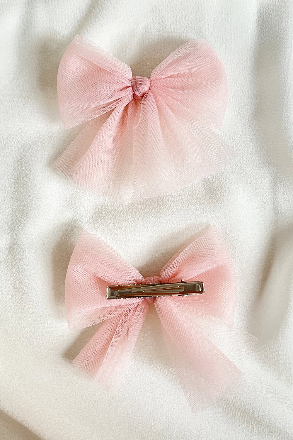 ULMB22ASGHAC006_1030_6.jpg Powder Tulle Bow Girls' Hair Clip