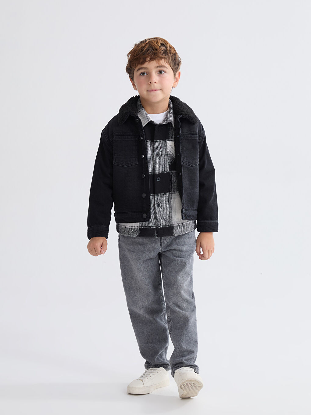 l_20252-w5eu73z1-326-98-16_6.jpg LCW Kids Black Fur Collar Boys' Denim Jacket