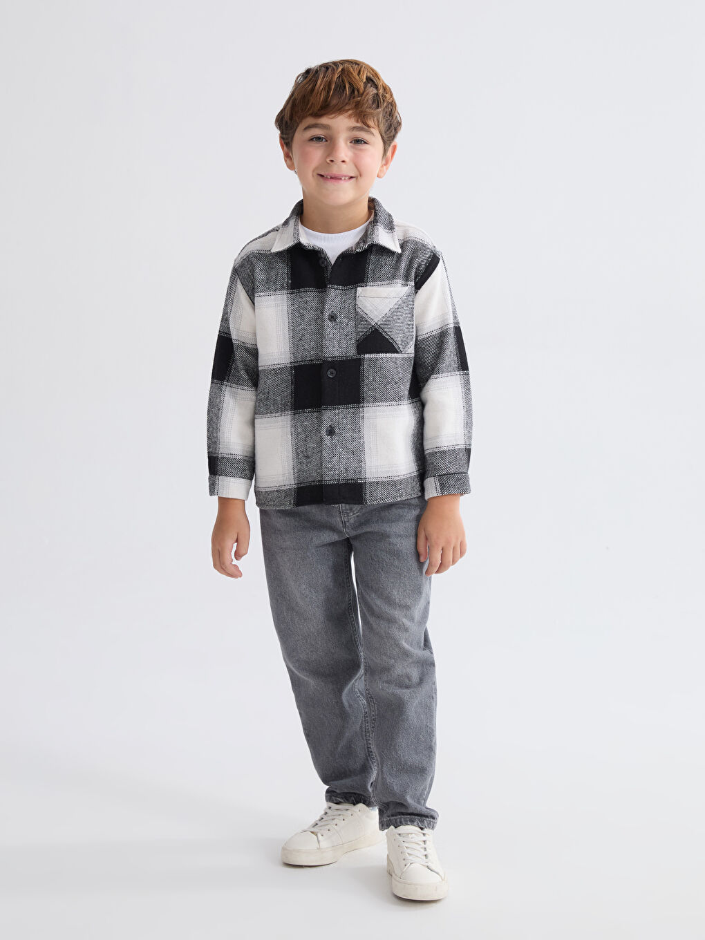 l_20252-w5ll67z1-lkn-98-16_6.jpg LCW Baby Charcoal Checkered Boy's Shirt Jacket