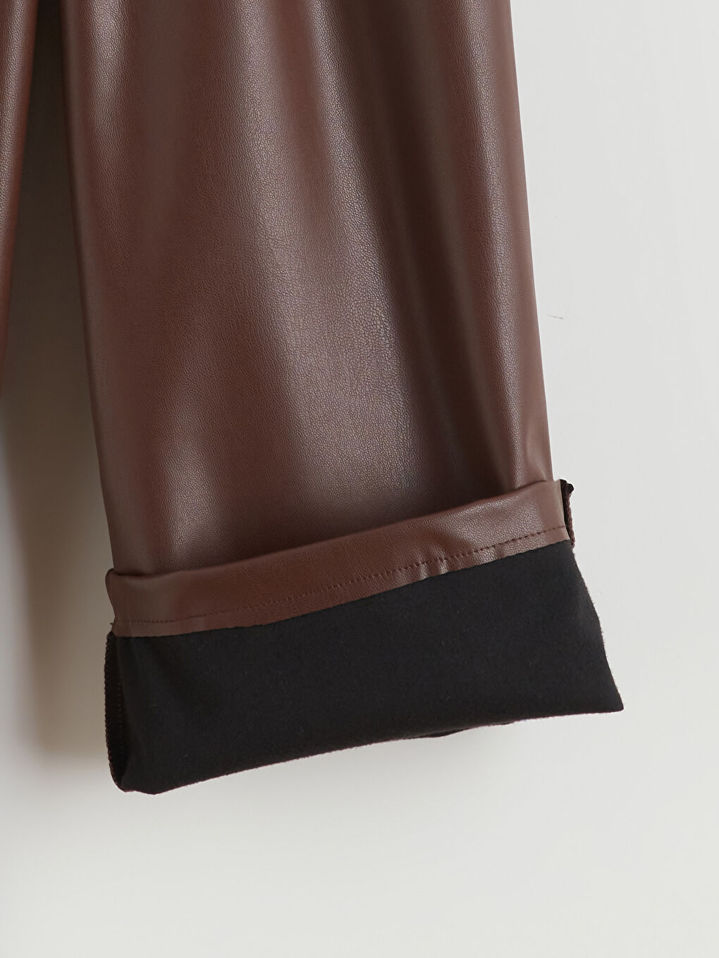 l_20252-w5nf51z1-004_a2.jpg LCW Kids Brown Bow Detail Faux Leather Girls Pants