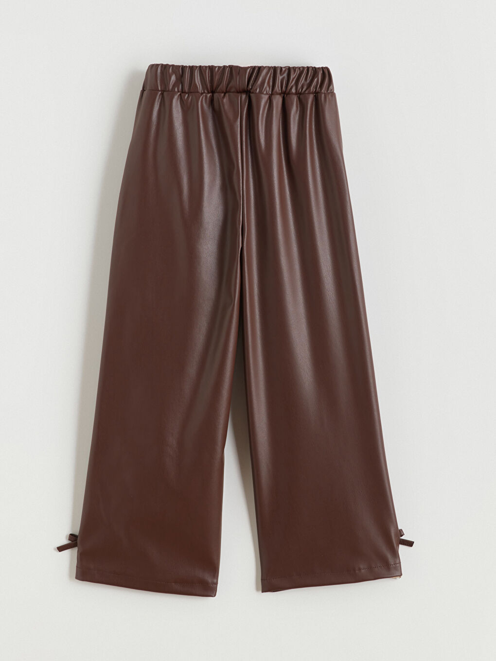 l_20252-w5nf51z1-004_a3.jpg LCW Kids Brown Bow Detail Faux Leather Girls Pants