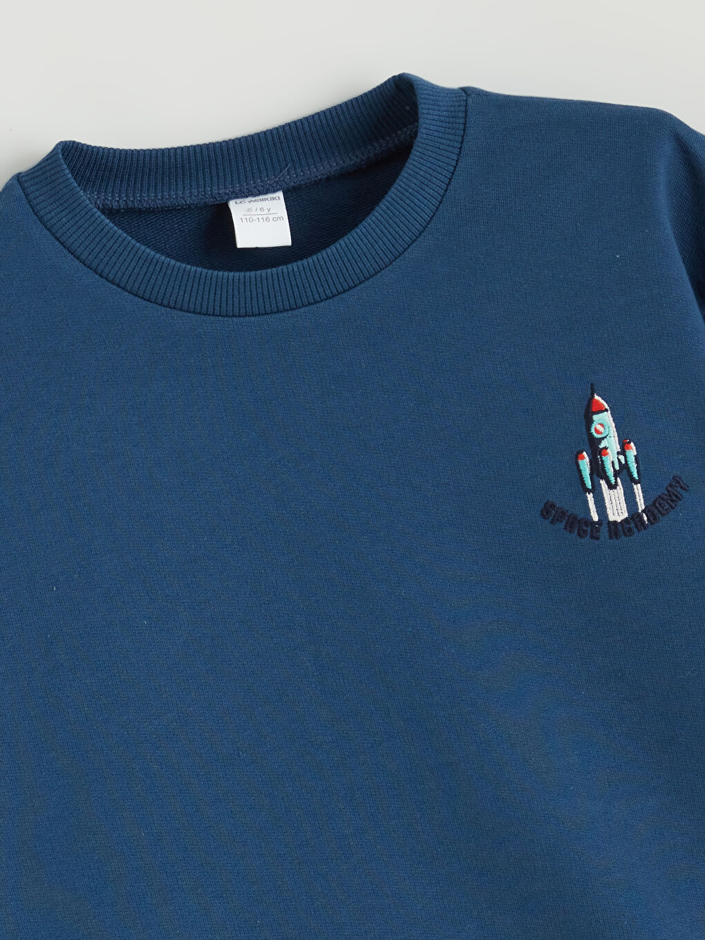 l_20252-w5np31z1-heu_a1.jpg LCW Kids Navy Blue Embroidered Boys Sweatshirt