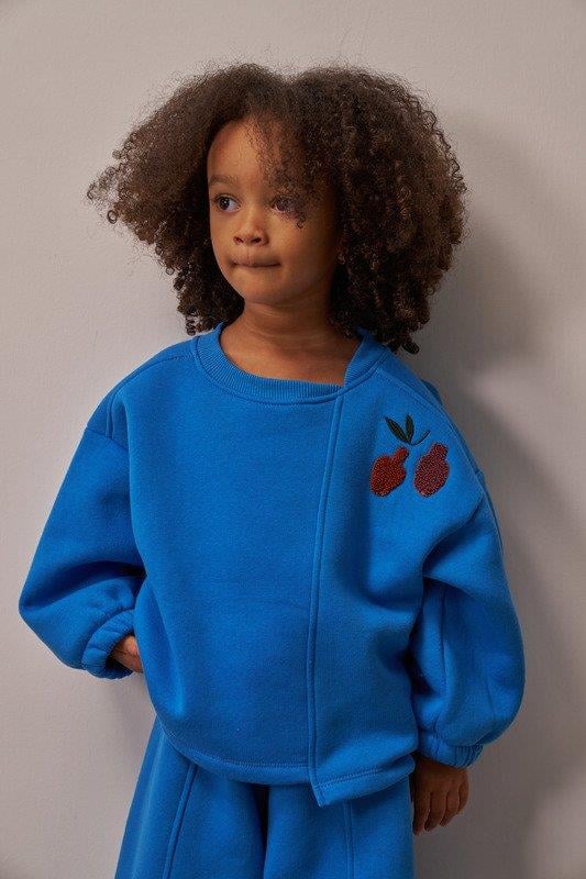 mavi-omuz-nakisli-asimetrik-detayli-al-b6a2aa.jpg Beige Oversized Asymmetrical Outfit with Embroidery