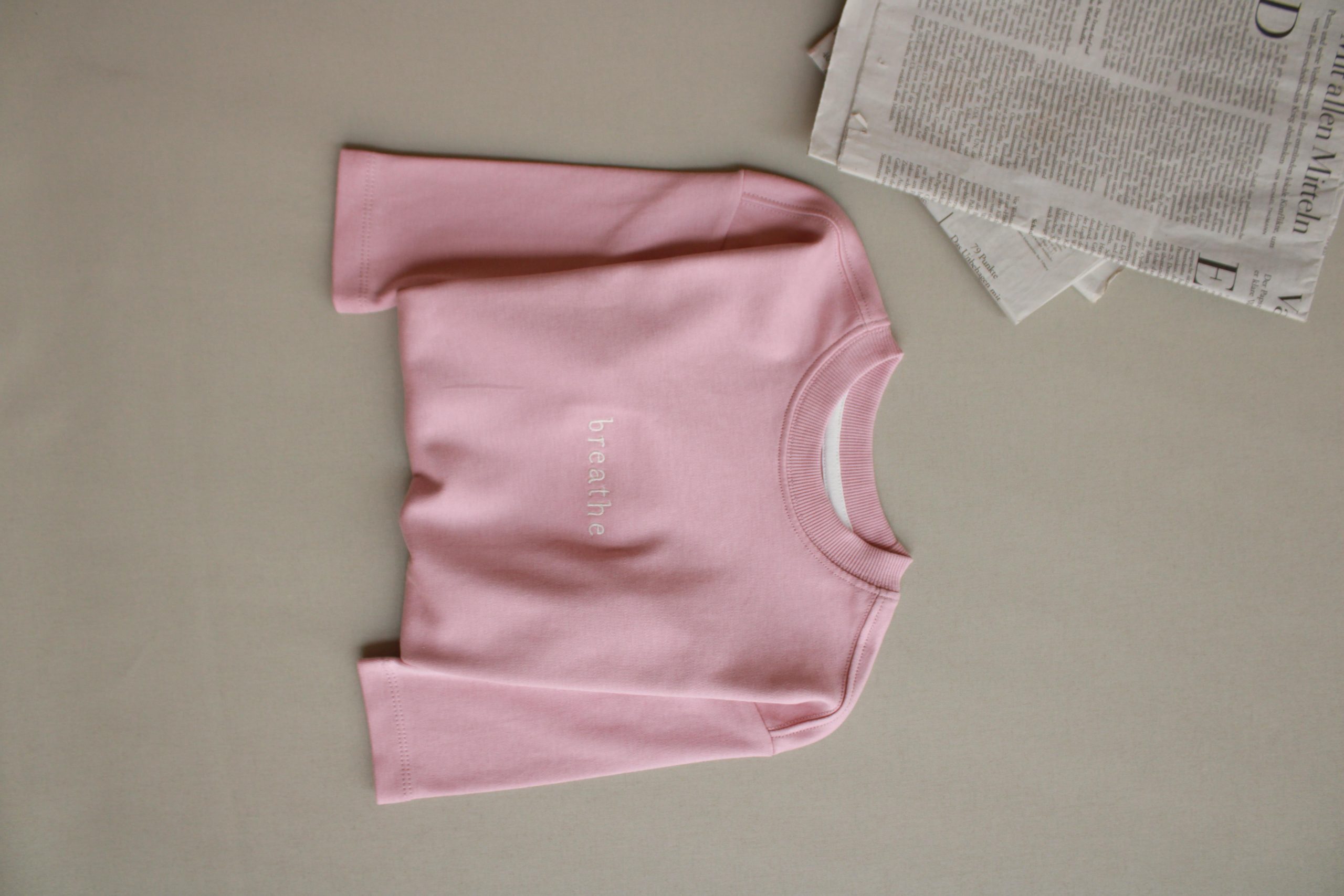pembe-nakisli-oversize-uzun-kollu-t-sh-9-0bac.jpg Pink Embroidered Oversized Long Sleeve T-shirt